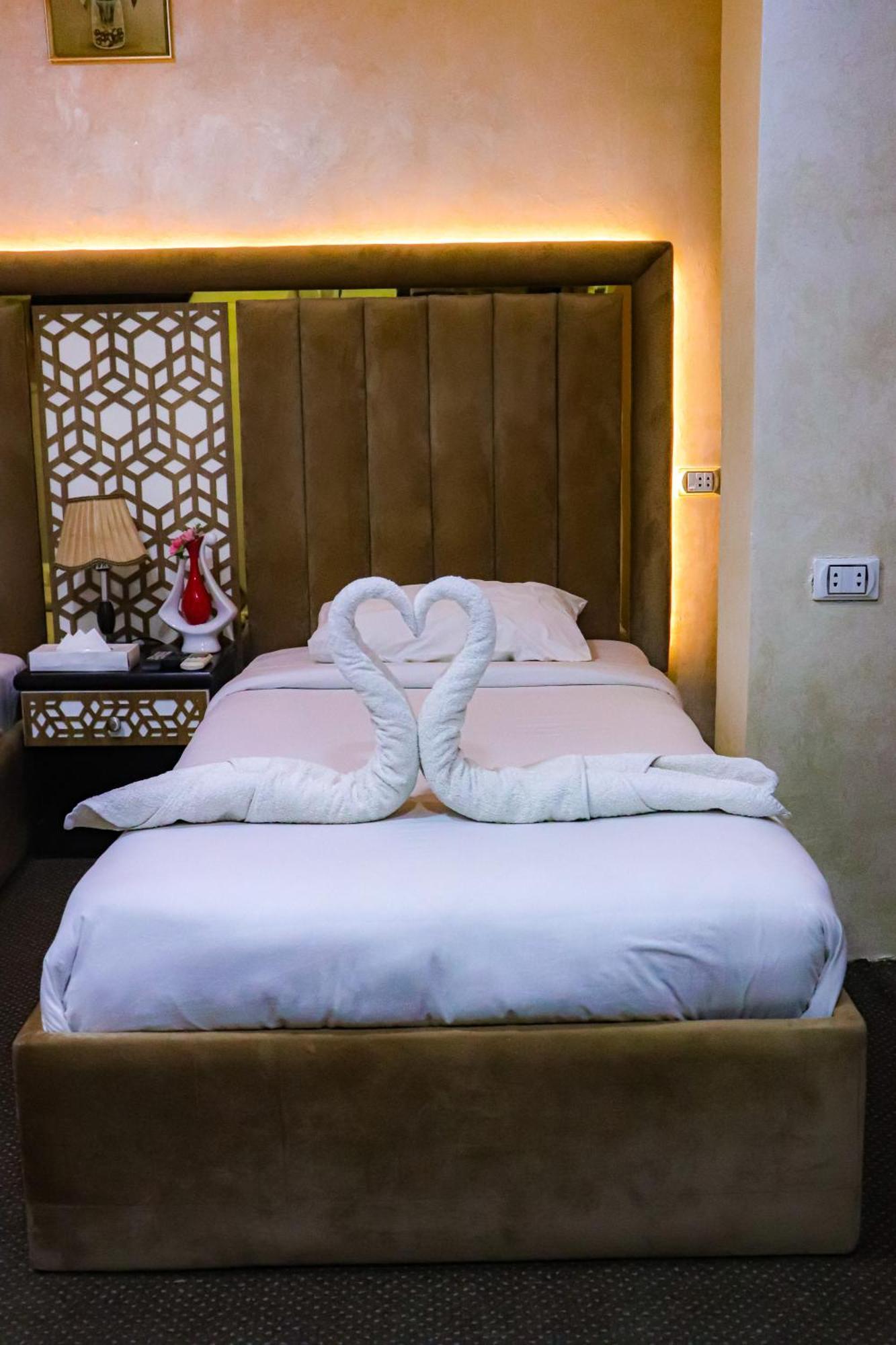 Golden Pyramids Inn Kafrat al Jabal ภายนอก รูปภาพ