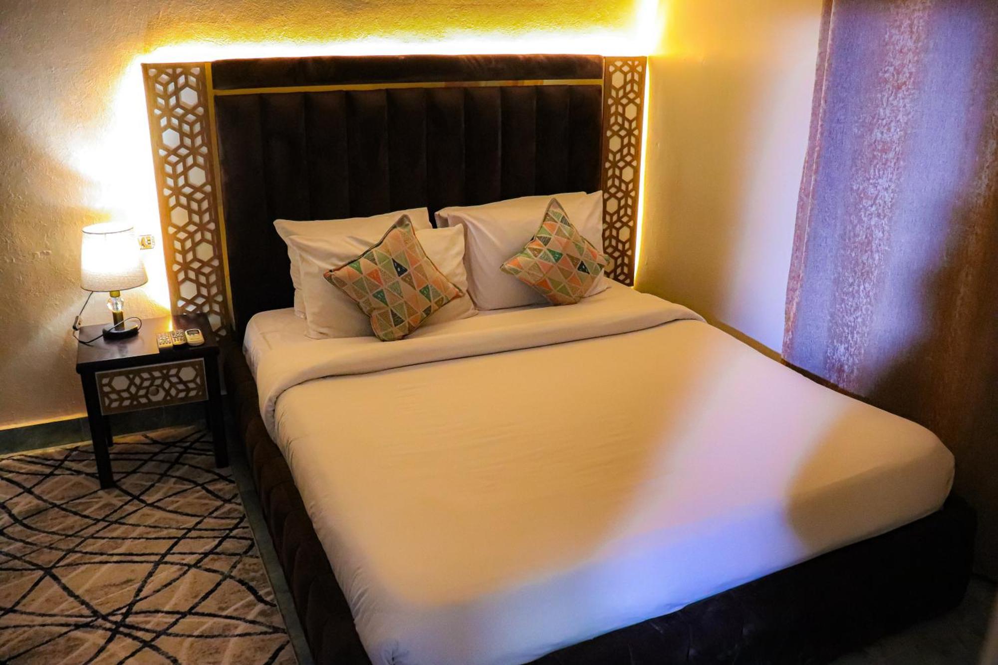 Golden Pyramids Inn Kafrat al Jabal ภายนอก รูปภาพ