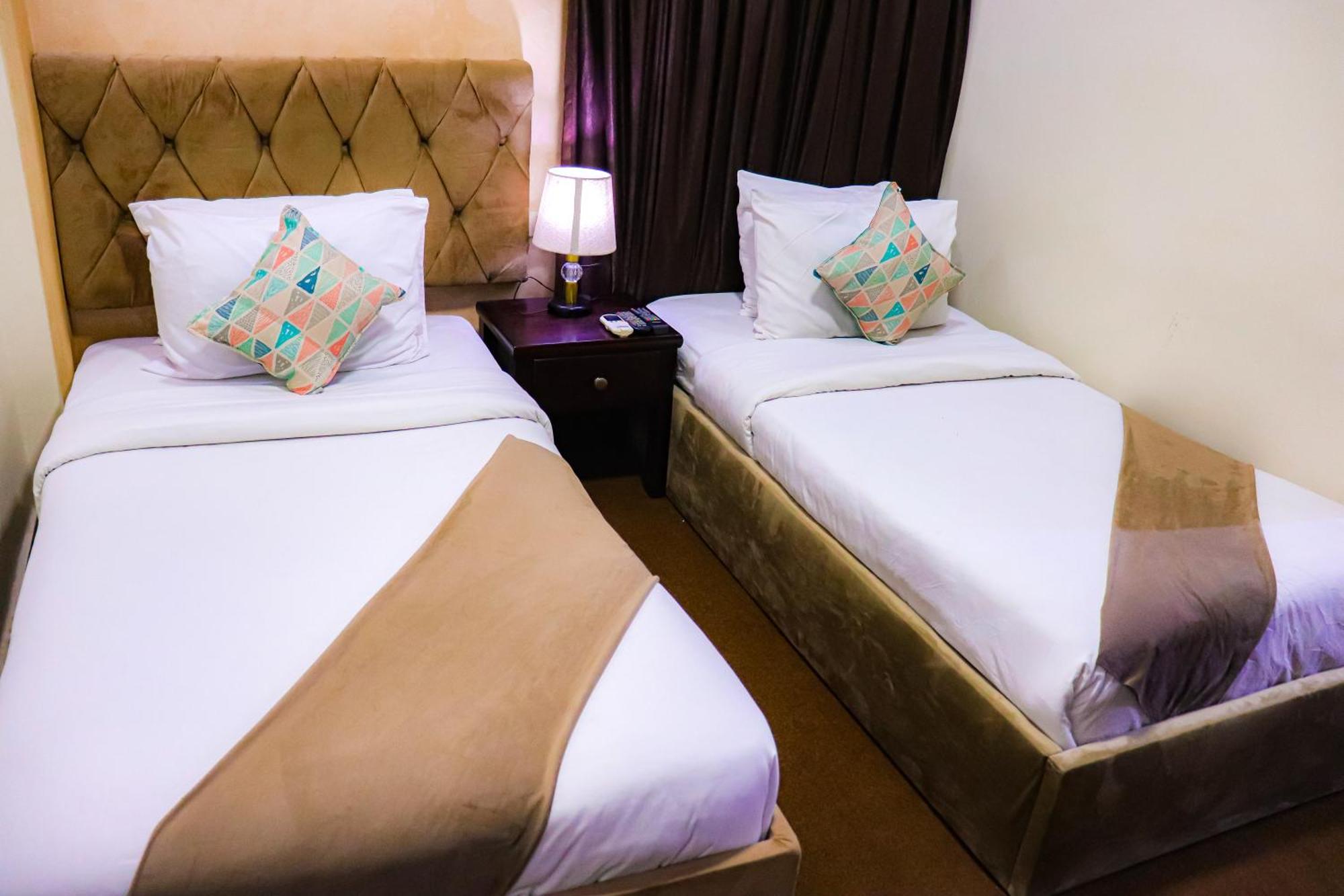 Golden Pyramids Inn Kafrat al Jabal ภายนอก รูปภาพ